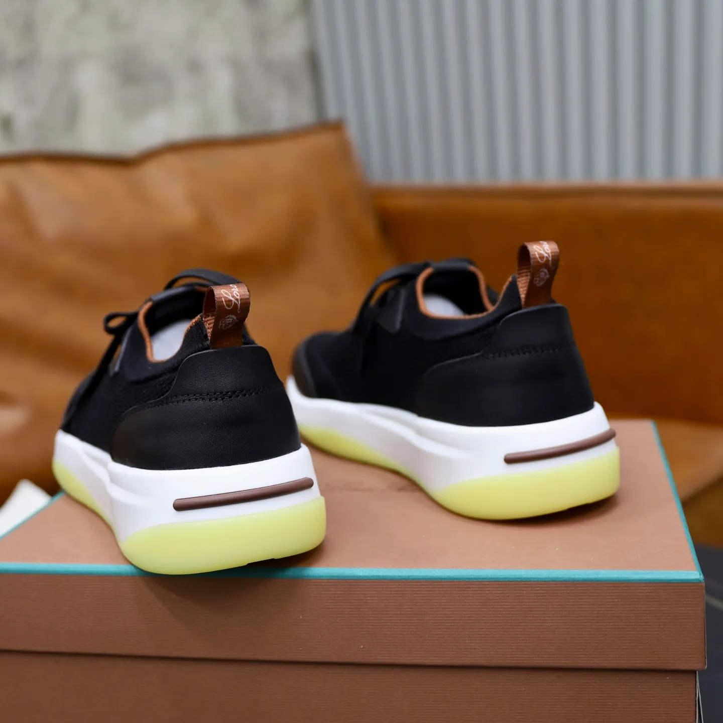 Factory price: 💰620 Loropiana LP men's shoes ♞size; 38-44 "45.46 customization" cowhide stitching and cowhide feet. It is really easy to wear, lazy, relaxed, casual, perfect comfort, and there are many color choices, and they all look good with clothes. Is it true that Loropiana can bring social value? “Loropiana is the best thing money can buy”